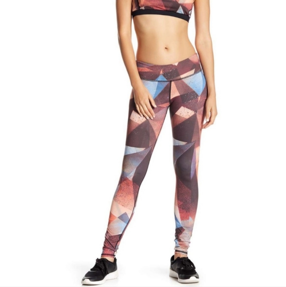 🔥NEW WITH TAG VIMMIA CORE NEBULA LEGGING SMALL🔥